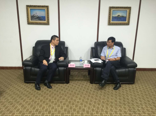 仟億達董事長(cháng)鄭兩斌與浙江省舟山市商務(wù)局副局長(cháng)陳國強對接洽談