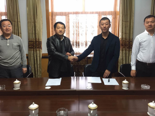 仟億達與鶴北林業(yè)局簽約現場(chǎng)