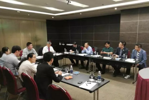 仟億達董事長(cháng)鄭兩斌及考察團成員與天津電力會(huì )談